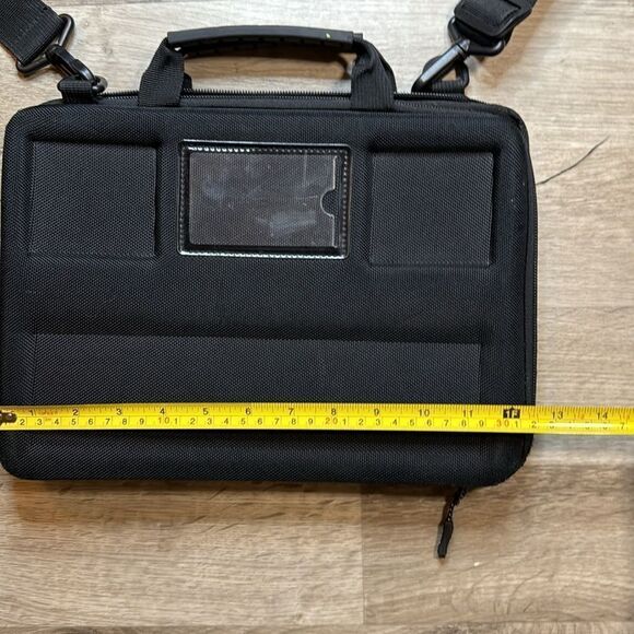 Bump Armor IPad/tablet/laptop holder. With grippy handle and carry strap. - Picture 2 of 5